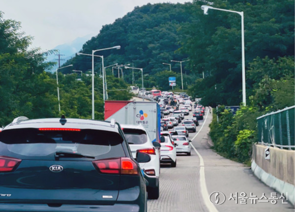 사진은 정체된 서울-양양고속도로 / 사진 = 서울뉴스통신 DB
