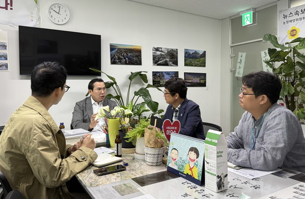 이오수 의원(국민의힘, 수원9), 수원특례시 도시개발국과 간담회 개최 [사진=경기도의회]