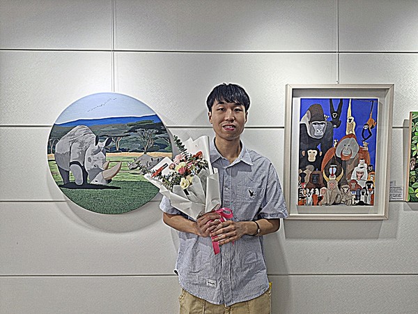 의정부시는 9월 1일부터 30일까지 시청 태조홀 앞 시민갤러리에서 진행한 발달장애인 화가 강석준의 ‘멸종위기 동물 그림 전시회’를 성황리에 마쳤다고 밝혔다.