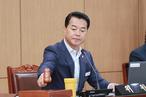 김재국 의회운영위원장. [사진=이천시의회]