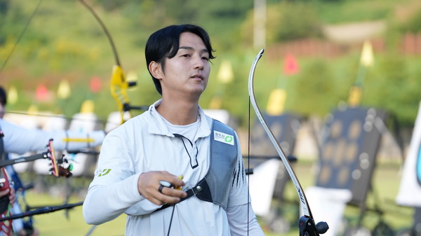 오는 10월 1일부터 3일까지 광주국제양궁장과 광주 5·18 민주광장에서 ‘현대자동차 정몽구배 한국양궁대회 2025’를 진행한다. 예선은 1일 광주국제양궁장에서, 본선은 2~3일 광주 5·18 민주광장에서 열린다. 1일 오후 전남 광주국제양궁장 구대한 선수 (사진제공 대한양궁협회)2025.10.02, snakorea.rc@gmail.com , *재판매 및 DB 금지