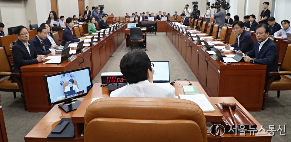 임이자 국회 기획재정위원장이 6일 서울 여의도 국회에서 열린 기획재정위원회 전체회의를 주재하고 있다. (2025.08.06) / 사진 = 서울뉴스통신 신현성 기자