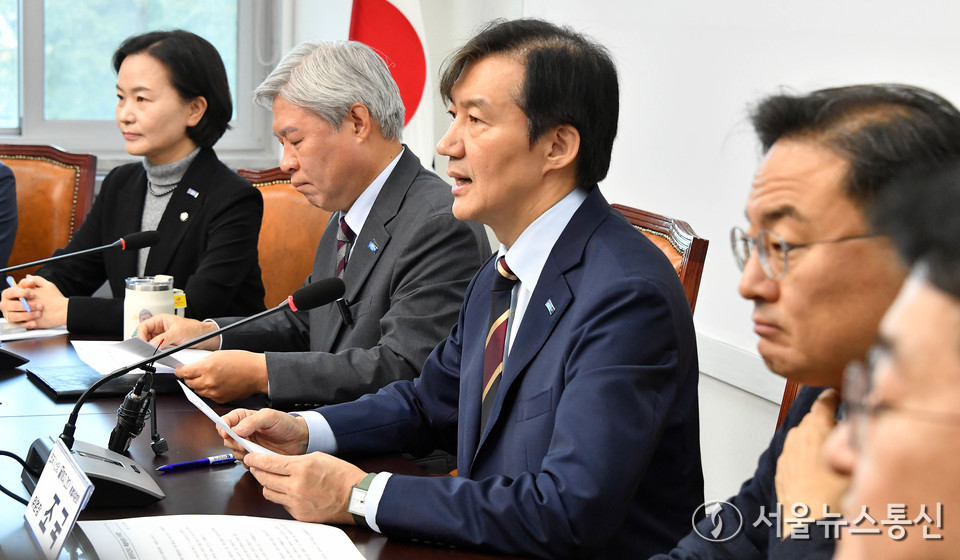 조국 조국혁신당 비상대책위원장이 15일 서울 여의도 국회에서 열린 조국혁신당 '끝까지 간다' 특별위원회 회의에서 발언을 하고 있다. (사진=신현성 기자) 2025.10.15, snakorea.rc@gmail.com , *재판매 및 DB 금지