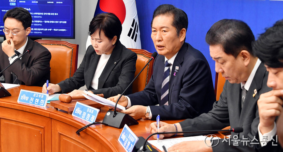 정청래 더불어민주당 대표가 17일 서울 여의도 국회에서 열린 최고위원회의에서 발언하고 있다. (사진=신현성 기자) 2025.10.17, snakorea.rc@gmail.com , *재판매 및 DB 금지