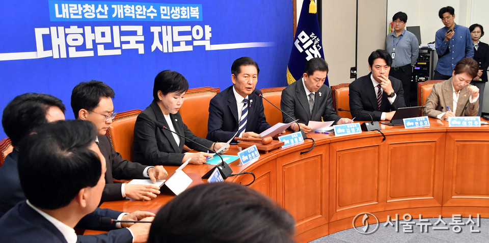 정청래 더불어민주당 대표가 17일 서울 여의도 국회에서 열린 최고위원회의에서 발언하고 있다. (사진=신현성 기자) 2025.10.17, snakorea.rc@gmail.com , *재판매 및 DB 금지