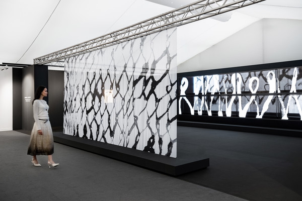 [사진2]LG전자, 英 런던에서 투명 올레드 TV로 한국 전통 수묵화의 감동 전한다2025.10.17, snakorea.rc@gmail.com , *재판매 및 DB 금지