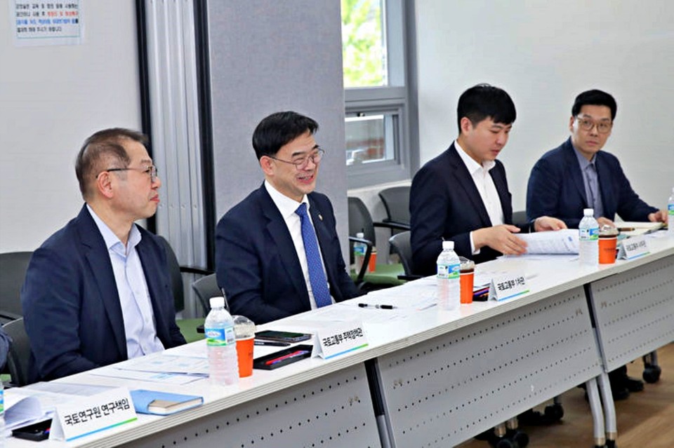 이상경 국토교통부 제1차관은 17일 오후 서울·부산·경기 등 주요 시도 지역주택조합 조합원들과 간담회를 열었다. (2025.10.17) / 사진 = 국토부 제공 