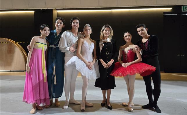 아이수루 시의원(오른쪽 세번째)이 “서울과 비슈케크의 Ballet 향연” 행사에 참석했다. (사진=서울시의회 제공) 2025.10.20, snakorea.rc@gmail.com , *재판매 및 DB 금지