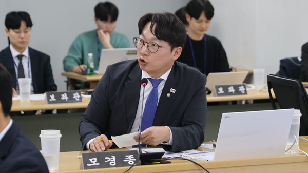 붙임1._(사진)모경종_의원2025.10.21, snakorea.rc@gmail.com , *재판매 및 DB 금지