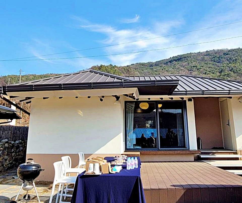 농림축산식품부가 올해 상반기에 농촌빈집 정비하고 민간이 다양하게 활용할 수 있도록 지원하는 사업을 본격 추진한다. 사진은 공유 세컨하우스의 전경. (2025.03.03) / 사진 = 농식품부 제공