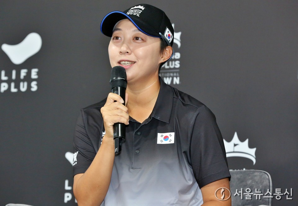 22일 경기도 고양시 뉴코리아 컨트리클럽에서 열린 국가대항전 한화 라이프플러스 인터내셔널 크라운 기자회견에서 김효주가 발언 하고 있다. (사진=신현성 기자) 2025.10.22, snakorea.rc@gmail.com , *재판매 및 DB 금지