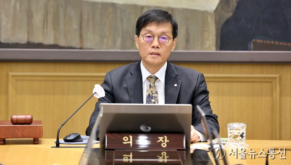 이창용 한국은행 총재가 23일 서울 중구 한국은행에서 열린 금융통화위원회를 주재하고 있다. (2025.10.23) / 사진 = 서울뉴스통신 신현성 기자