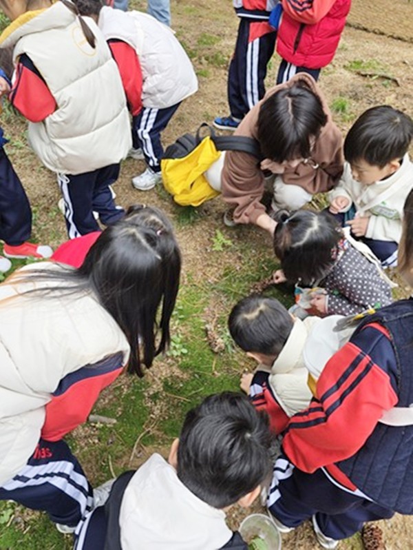 의정부시 보건소는 관내 아토피 안심학교 대상으로 ‘안심학교 숲체험 프로그램’을 진행했다고 23일 밝혔다.