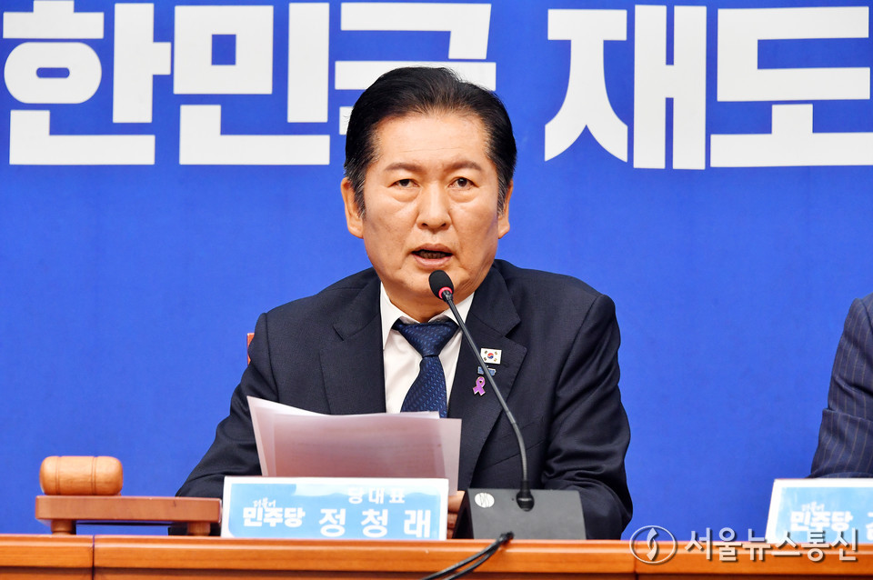 정청래 더불어민주당 대표가 24일 서울 여의도 국회에서 열린 최고위원회의에서 발언을 하고 있다. (사진=신현성 기자) 2025.10.24, snakorea.rc@gmail.com , *재판매 및 DB 금지