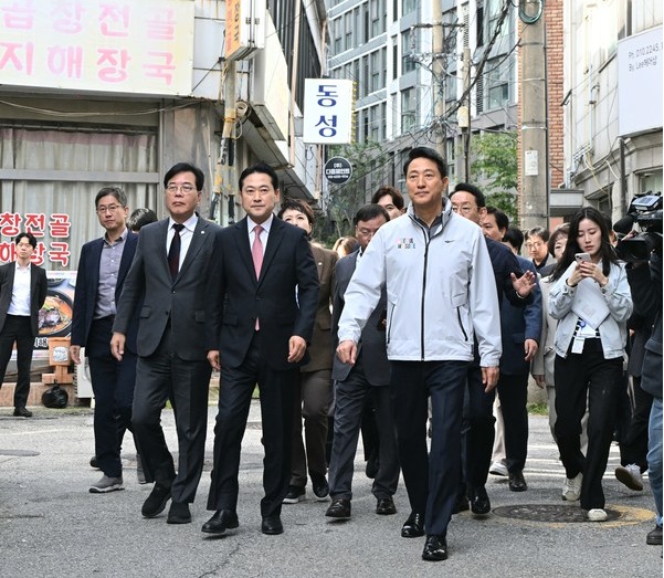 오세훈 서울시장은 24일(금) 오전 국민의힘 지도부와 ‘노원구 상계5 재정비촉진구역’ 현장을 점검하고 있다. 2025.10.24/사진=서울시 제공