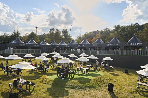 팬 빌리지 내 푸드코트 전경 (사진 KPGA제공) 2025.10.24, snakorea.rc@gmail.com , *재판매 및 DB 금지