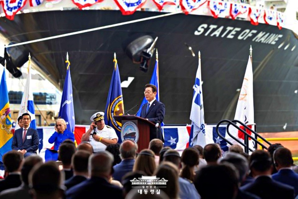 이재명 대통령이 지난 8월 26일(현지시간) 미국 필라델피아의 한화 필리조선소에서 '스테이트 오브 메인'호 명명식에서 발언하고 있다. 사진=대통령실 제공