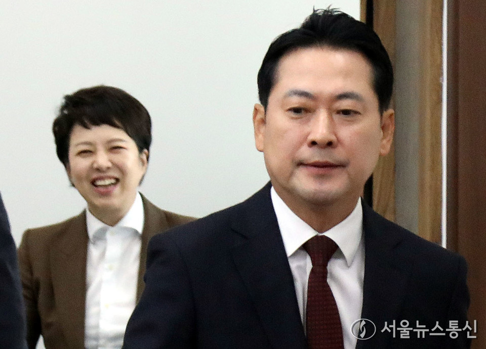 장동혁 국민의힘 대표가 30일 서울 여의도 국회에서 열린 최고위원회의에 참석하고 있다. 2025.10.30, snakorea.rc@gmail.com , *재판매 및 DB 금지