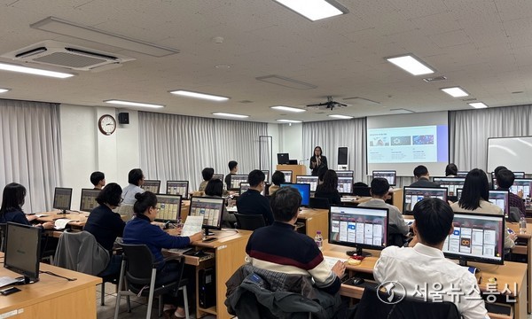 밀양시립도서관에서 진행된 생성형 AI를 활용한 행정업무 자동화 실습 교육 모습