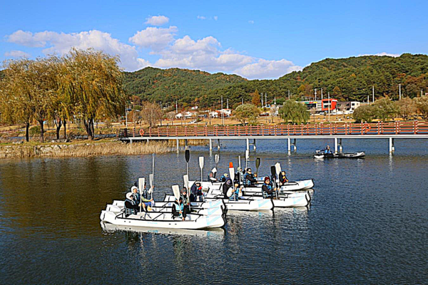 강원관광재단과 양구군청이 주최한 레저하고 캠핑가자 인(IN) 양구 프로그램이 지난 10월 31일부터 이달 2일까지 양구인문학마을 캠핑장 및 한반도섬 일원에서 성황리에 개최됐다.