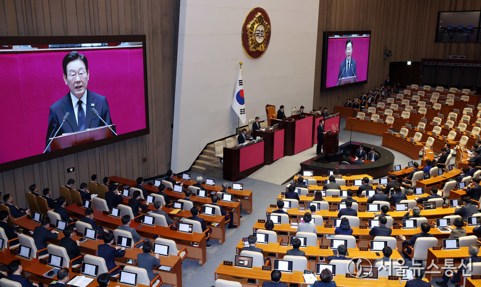 이재명 대통령이 4일 오전 서울 여의도 국회 본회의장에서 2026년도 예산안 및 기금운용계획안에 대한 시정연설을 하고 있다. (사진=공동취재) 2025.11.04, snakorea.rc@gmail.com , *재판매 및 DB 금지