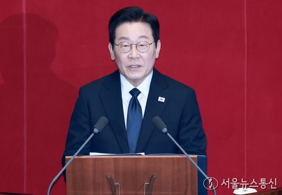 이재명 대통령이 4일 오전 서울 여의도 국회 본회의장에서 2026년도 예산안 및 기금운용계획안에 대한 시정연설을 하고 있다. (사진=공동취재) 2025.11.04, snakorea.rc@gmail.com , *재판매 및 DB 금지