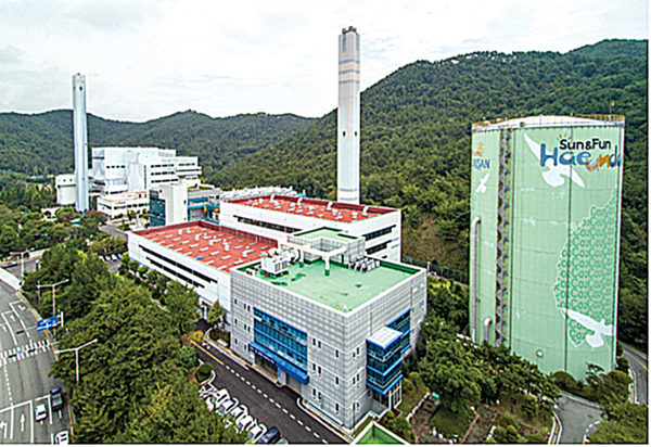 부산시는 해운대 그린시티 집단에너지 공급시설의 효율적 운영과 시민 편익 향상을 위해 열 요금 안정적 관리, 열 사용시설 관리자 교육, 공급시설 안전관리 강화 등 다각적인 노력을 지속적으로 추진한다고 밝혔다.