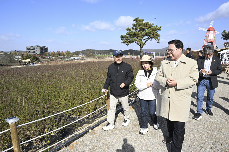 양주시, 철원군 고석정 꽃밭 방문,2026 나리농원·천일홍 축제 준비 본격화 2025.11.04 / 양주시