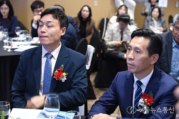 천저우시 부시장 저우하이린(오른쪽), 주한 중국문화관광사무소 지양휘(智阳辉) 주임 사진 이민희 기자 2025.11.05, snakorea.rc@gmail.com , *재판매 및 DB 금지