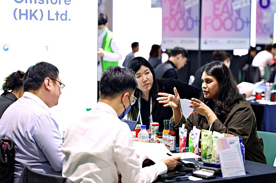 농림축산식품부는 지난달 29일부터 31일까지 서울 강남구 코엑스에서 '푸드위크 코리아 2025'와 연계해 진행한 'K-푸드+ 바이어 초청 수출상담회'(BKF+)에서 총 1200만 달러 규모의 업무협약(MOU)를 체결했다고 5일 밝혔다. (2025.11.05) / 사진 = 농식품부 제공