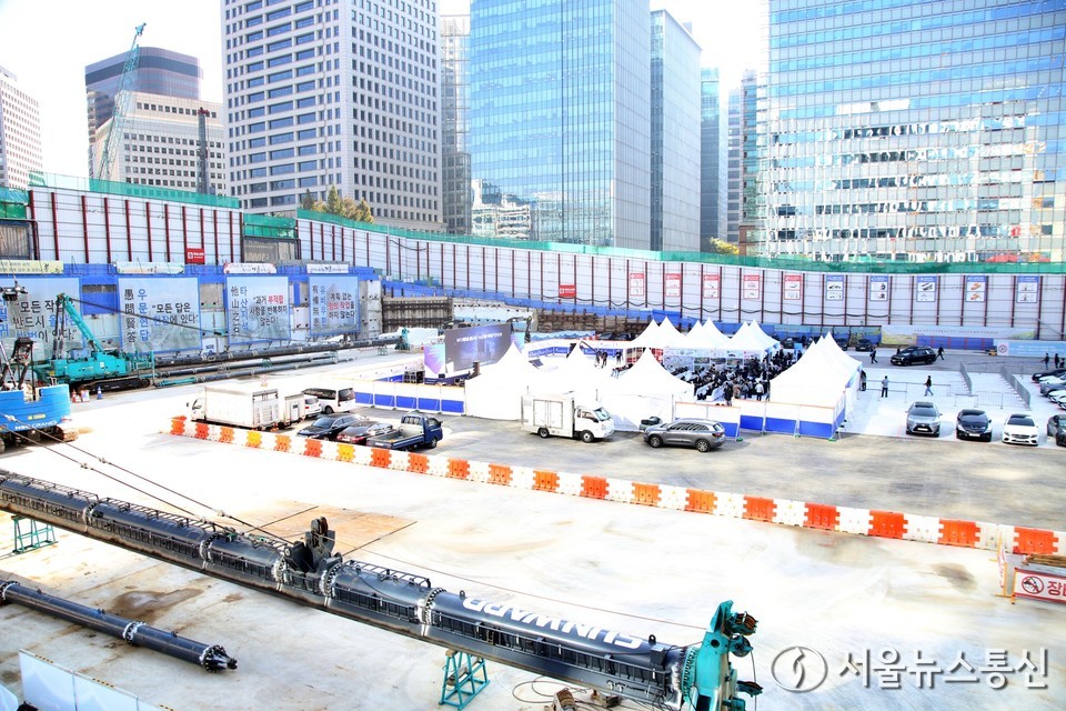 녹지생태도심 선도사업 서소문빌딩 재개발사업 착공식이 5일 서울 중구 서소문로 일대에서 열렸다. 사진은 이날 착공식이 열린 부지의 모습. 2025.11.05, snakorea.rc@gmail.com , *재판매 및 DB 금지