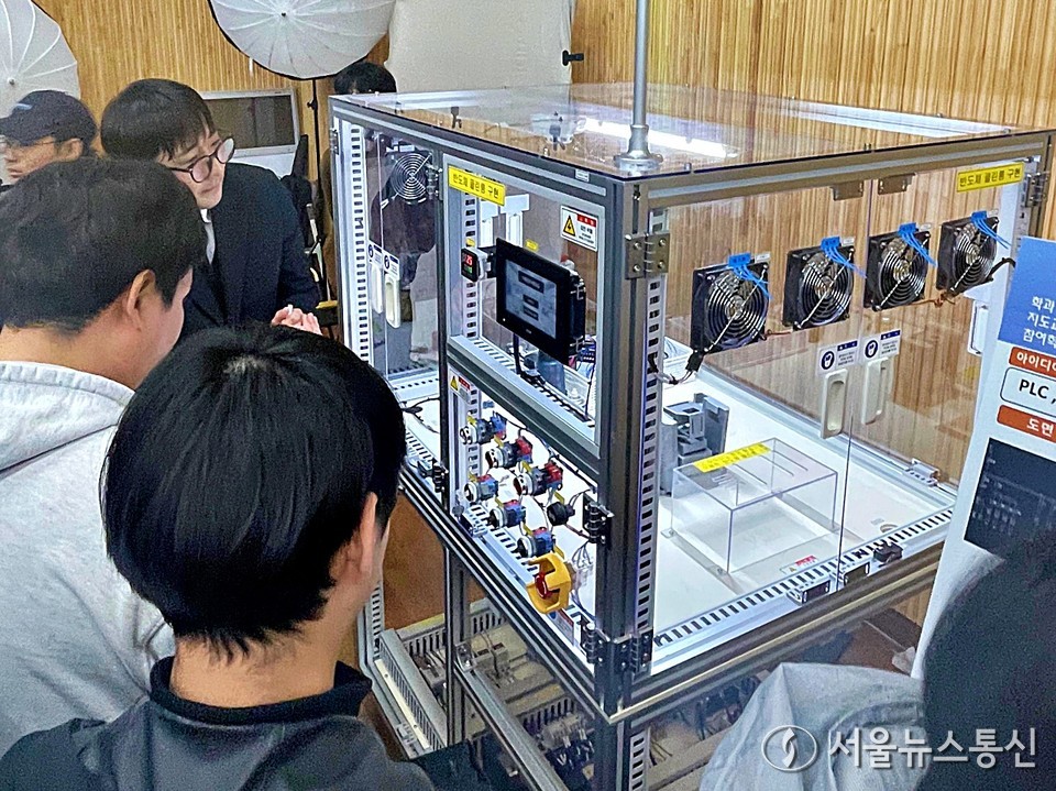 한국폴리텍대학 반도체융합캠퍼스 졸업작품 경진대회 모습 (2025.10.30) / 사진 = 한국폴리텍대학 반도체융합캠퍼스 제공