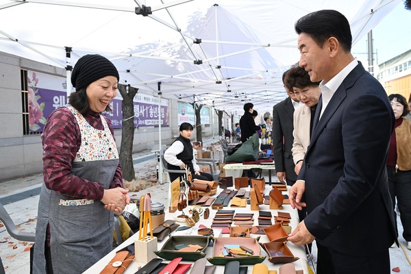 의정부시는 5일 망월사역 걷고 싶은 거리 일원에서 ‘망월, YOUTH페스타’가 성황리에 개최됐다고 밝혔다.