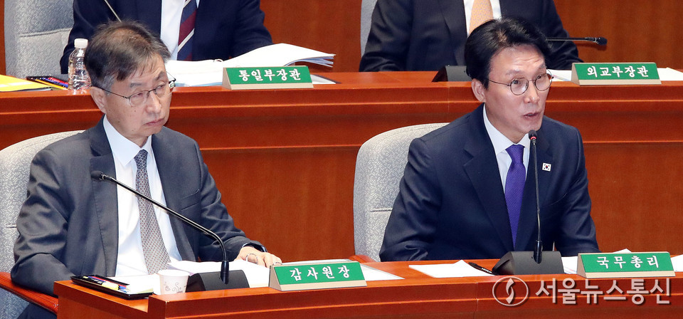 김민석 국무총리가 6일 서울 여의도 국회에서 열린 예산결산특별위원회 전체회의에서 의원 질의에 답하고 있다. 2025.11.06, snakorea.rc@gmail.com , *재판매 및 DB 금지