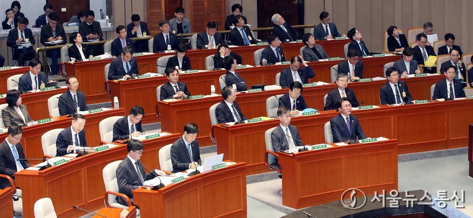 김민석 국무총리 등 국무위원들이 6일 서울 여의도 국회에서 열린 예산결산특별위원회 전체회의에 출석해 있다. 2025.11.06, snakorea.rc@gmail.com , *재판매 및 DB 금지