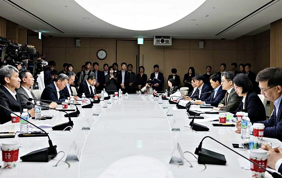 문신학 산업통상부 차관이 4일 서울 중구 대한상공회의소에서 열린 철강업계 CEO 간담회에 참석해 인사말을 하고 있다. (2025.11.04) 사진=산업통상부 제공