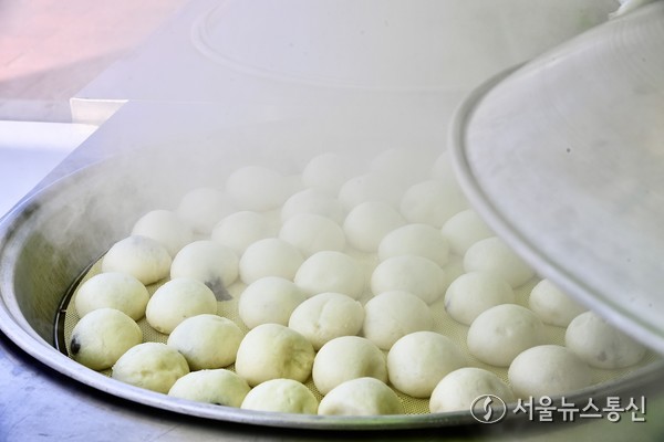 안흥찐빵 / 사진 = 횡성군제공