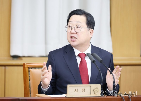 10일 이장우 대전시장이 주간업무회의를 주재하고 있다. / 사진 = 대전시 제공 