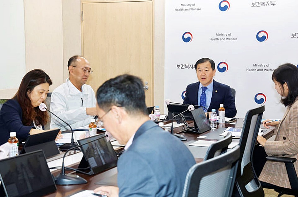 이형훈 복지부 제2차관이 지난 20일 지역·필수·공공의료 강화 협의체에서 발언하는 모습 (2025.10.27) / 사진 = 보건복지부 제공