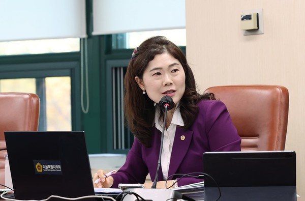 구미경의원이 행정사무감사에서 서울시립대학교 대상으로 질의를 하고 있다2025.11.11, snakorea.rc@gmail.com , *재판매 및 DB 금지