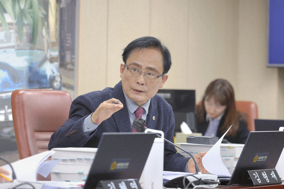 김형재 의원이 6일 열린 서울시의회 제333회 정례회 문화체육관광위원회 행정사무감사에서 질의하고 있다. (사진=서울시의회 제공) 2025.11.11, snakorea.rc@gmail.com , *재판매 및 DB 금지