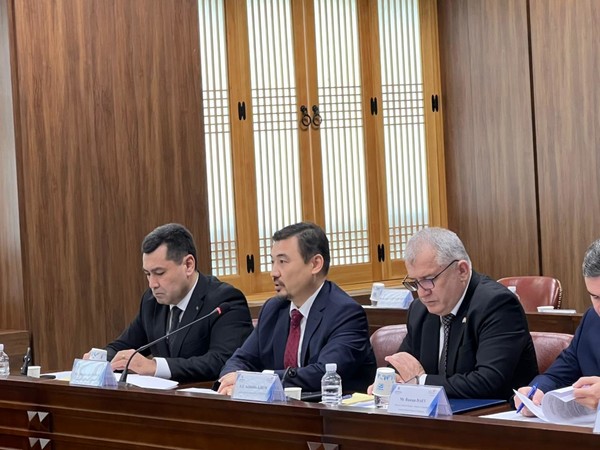 누르갈리 아르스타노프 주한 카자흐스탄 대사가 ‘한-중앙아 협력포럼’ 사무국 제16차 집행위원회 회의에서 발언하고 있다. (사진 카자흐스탄 대사관 제공) 2025.11.11, snakorea.rc@gmail.com , *재판매 및 DB 금지