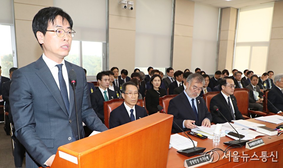 김민재 행정안전부 차관이 12일 서울 여의도 국회에서 열린 행정안전위원회 전체회의에서 예산안 제안설명을 하고 있다. 2025.11.12, snakorea.rc@gmail.com , *재판매 및 DB 금지