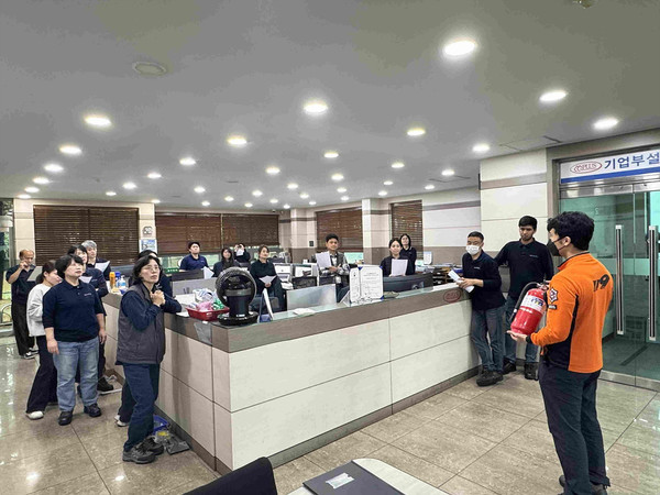 대구소방안전본부는 겨울철 난방기 사용 증가와 전기·가스시설 노후화로 화재 발생 위험이 크게 높아짐에 따라, 노후 산업단지와 전통시장을 중심으로 한 화재예방 대책을 집중 추진한다.