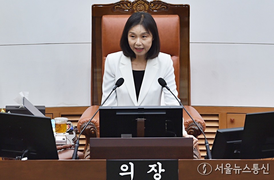 최호정 서울시의회 의장이 10일 오후 서울 중구 서울시의회 본회의장에서 열린 제331회 정례회 개회식에서 개회사를 하고 있다. (2025.06.10) / 사진 = 서울뉴스통신 신현성 기자