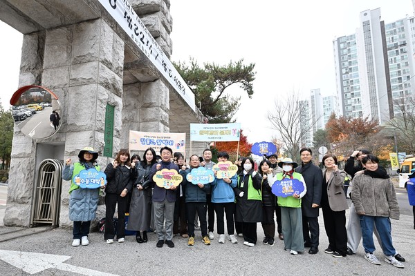 의정부시는 13일 실시된 2026학년도 대학수학능력시험을 맞아 관내 시험장을 직접 방문해 수험생과 학부모를 격려하고, 안전한 시험 운영을 위한 현장 점검을 실시했다.