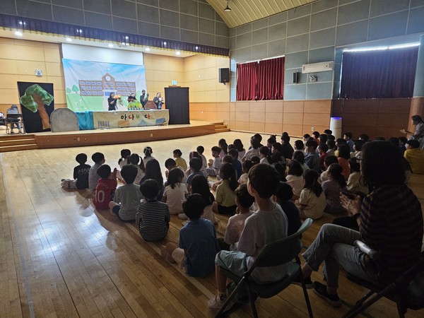 인형극, 동화구연, 책놀이 등 다양한 독서문화 나눔 실천. [사진=
