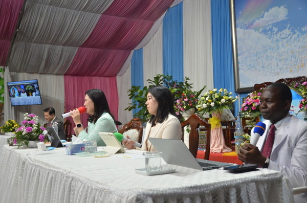 만민중앙교회 교역자회 부회장 이미영 목사가 지난 8일 열린 케냐 목회자 세미나에서 말씀을 전하고 있다. /사진=만민중앙교회 제공2025.11.14, snakorea.rc@gmail.com , *재판매 및 DB 금지