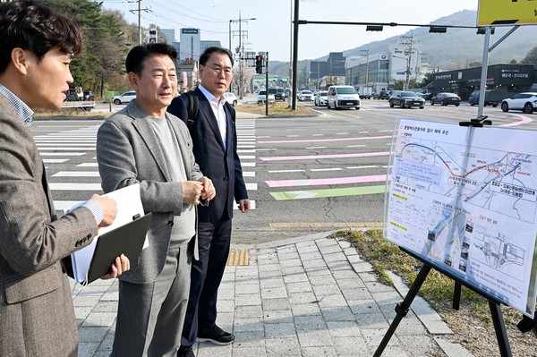 의정부시는 중앙버스전용차로 운영 중단 이후 7개월간의 교통상황을 면밀히 모니터링한 결과, 신평화로 주요 구간의 교통흐름이 전반적으로 개선된 것으로 나타났다고 14일 밝혔다.