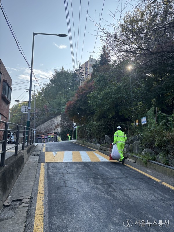 동작구 공무원 최 씨, 교통사고 당한 고령 여성 살리다 2025.11.15, snakorea.rc@gmail.com , *재판매 및 DB 금지